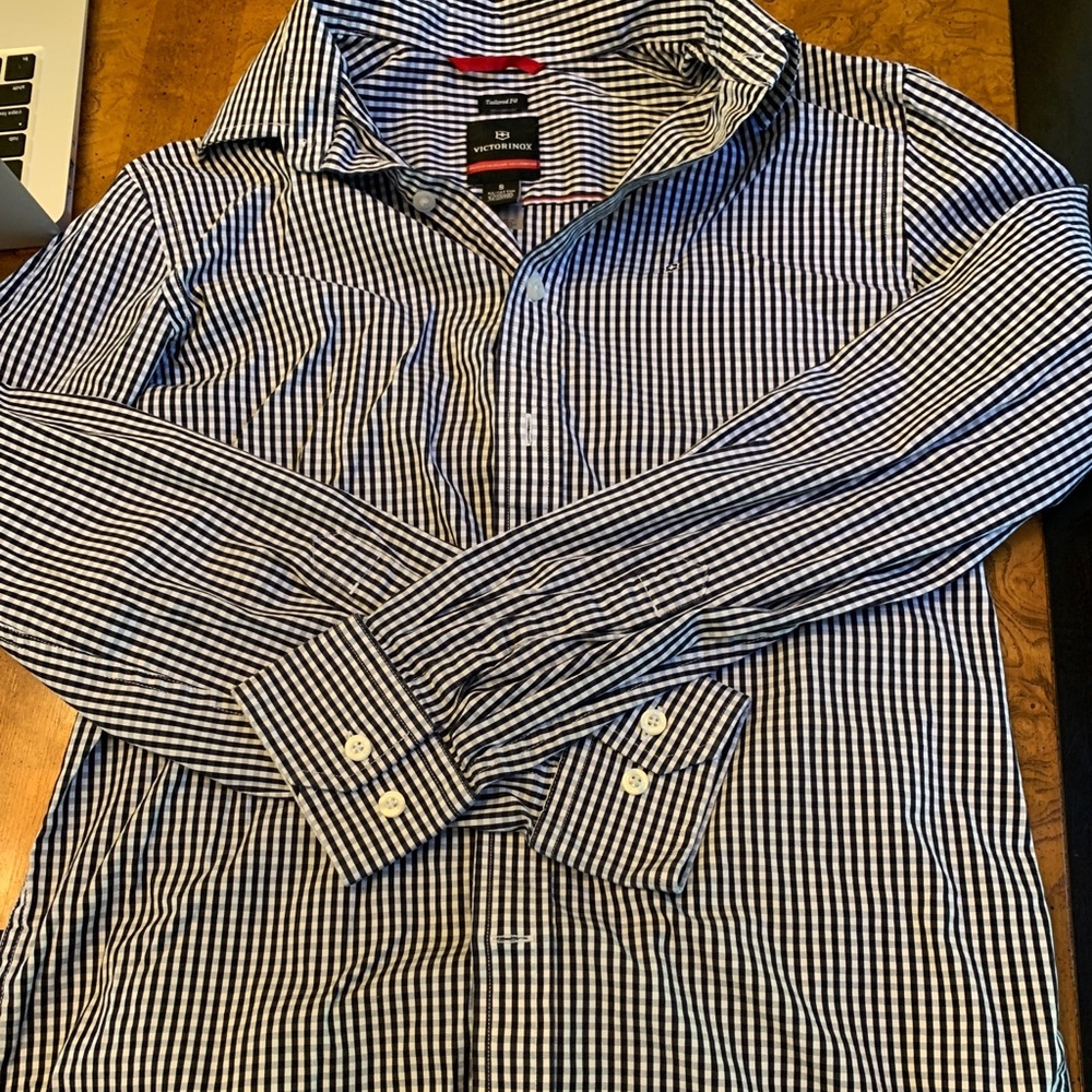 Victorinox button down - Picture 2 of 2